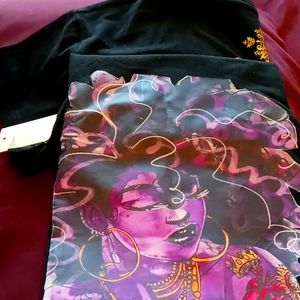 Short sleeve black T